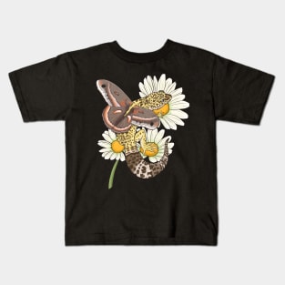 Fairy Leopard Gecko with Cecropia Moth Wings and Daisies Kids T-Shirt